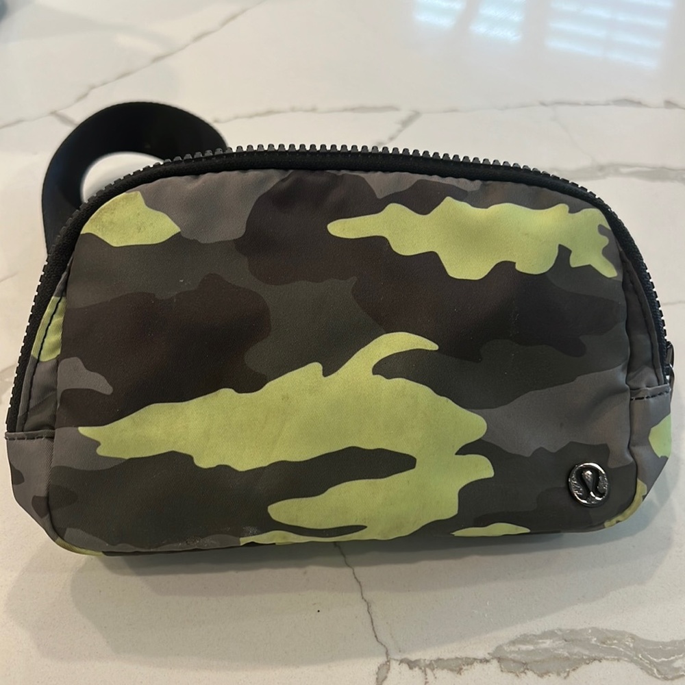Lululemon belt bag
